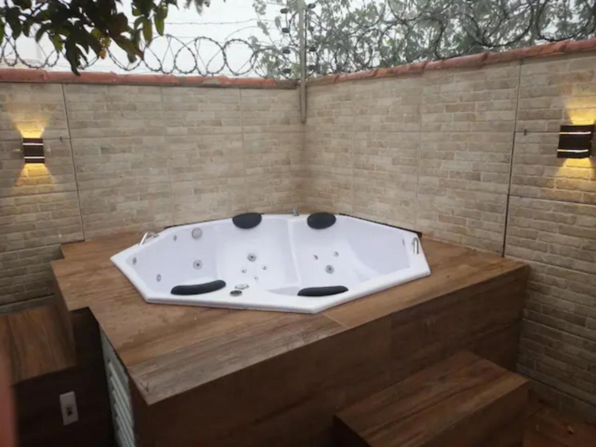 Casa Com Spa De Hidro, Aquecedor E Cromoterapia A 1,0 Km Do Centro ชาปาดา ดอส กิมาไรส์ ภายนอก รูปภาพ